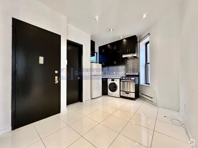 Building Photo - 216 W 108th St Rental