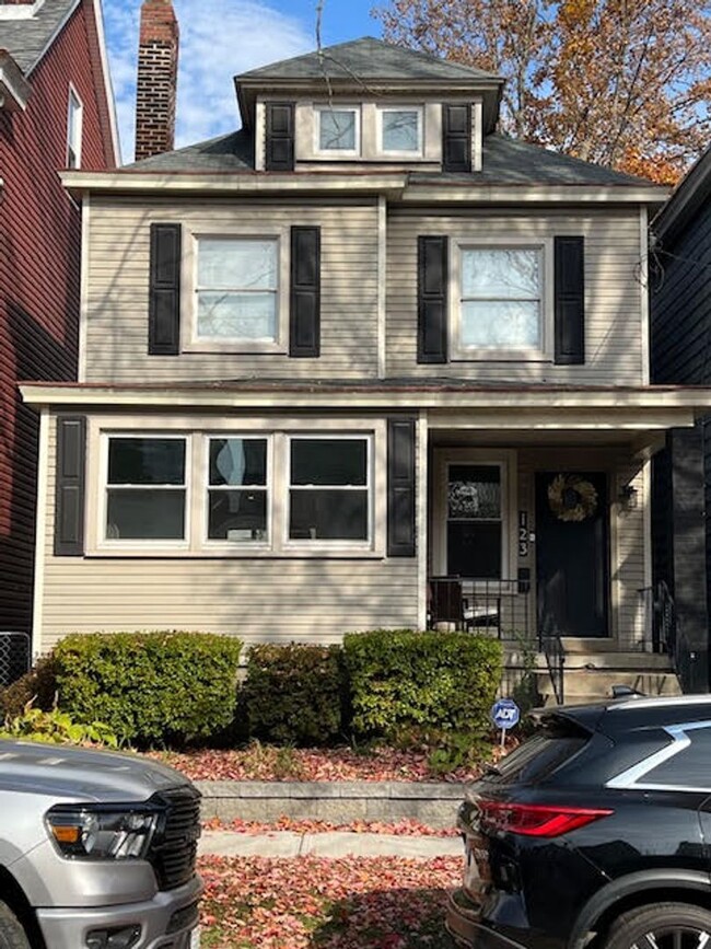 3 Bedroom 2 Bath Lovely Aspinwall Home - 3 Bedroom 2 Bath Lovely Aspinwall Home