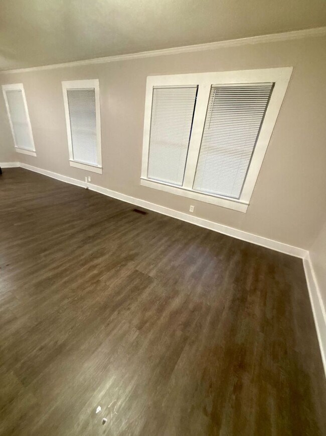 Photo - 3BR Cozy Starter Home with Spacious Layout