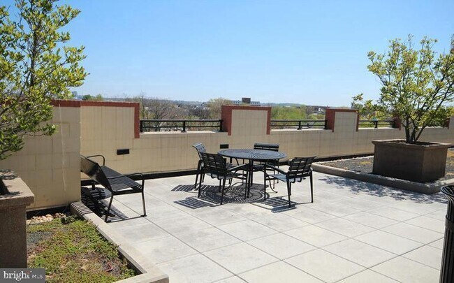 Photo - 525 N Fayette St Unidad 304