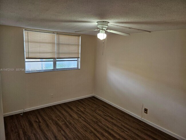 Photo - 5940 NW 64th Ave Unit 106