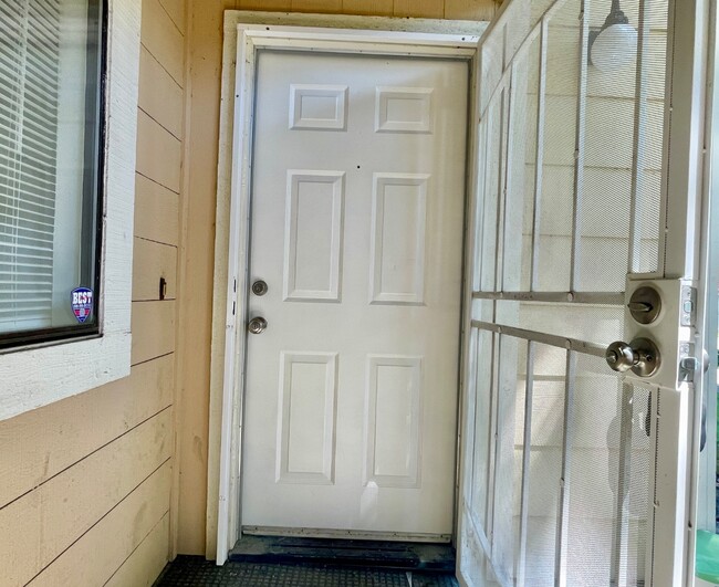 Photo - 1645 Pyrenees Ave