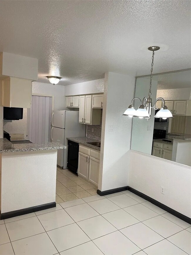 Photo - 9700 Leawood Blvd Unidad 807