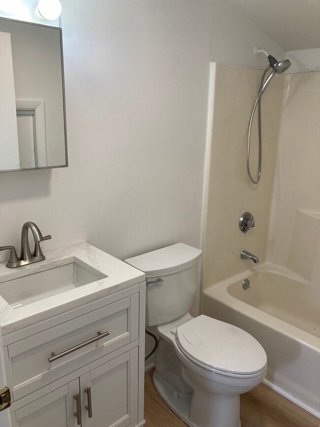 Photo - 8 Regency Dr Unidad C