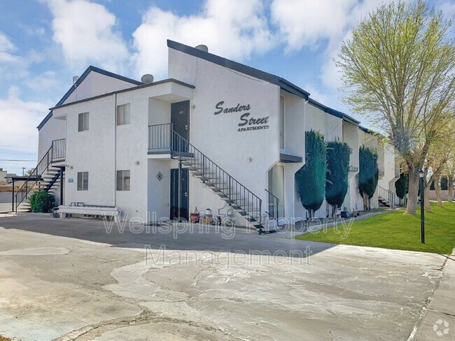 Building Photo - 714 N Sanders St Unit G Rental
