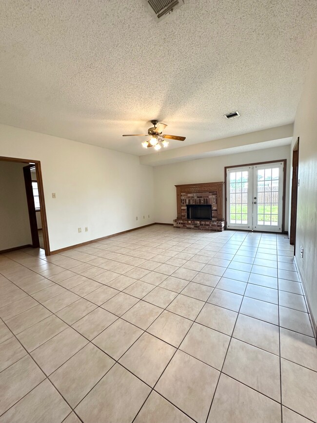 Photo - 6853 Willie Lou Ave