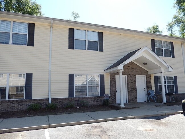 Building Photo - 3100 Dian Rd