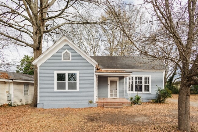 Building Photo - 725 W Poplar St Unit B