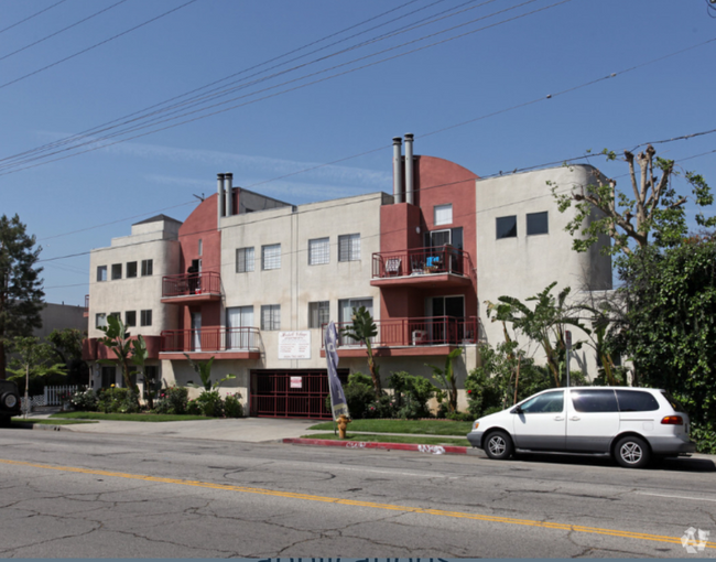 Building Photo - 6825 Haskell Ave Unit 205 Rental