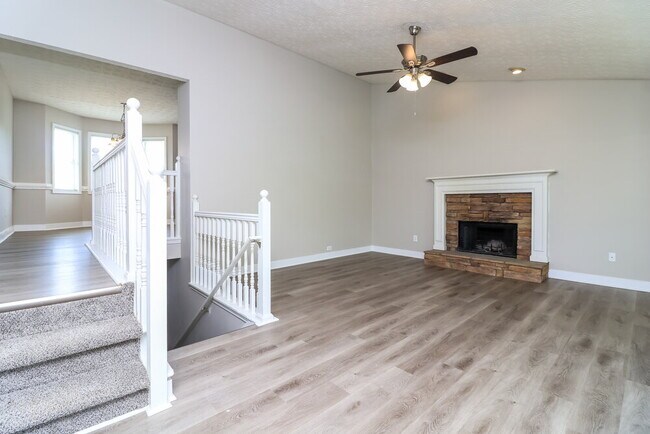 Photo - 268 Fairview Ln