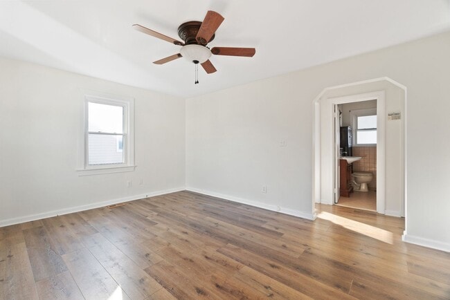 Building Photo - 2 Bed 1 Bath for Rent in Norfolk Rental
