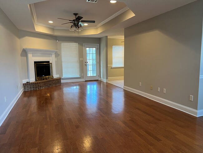 Photo - 112 Oakwood Ct