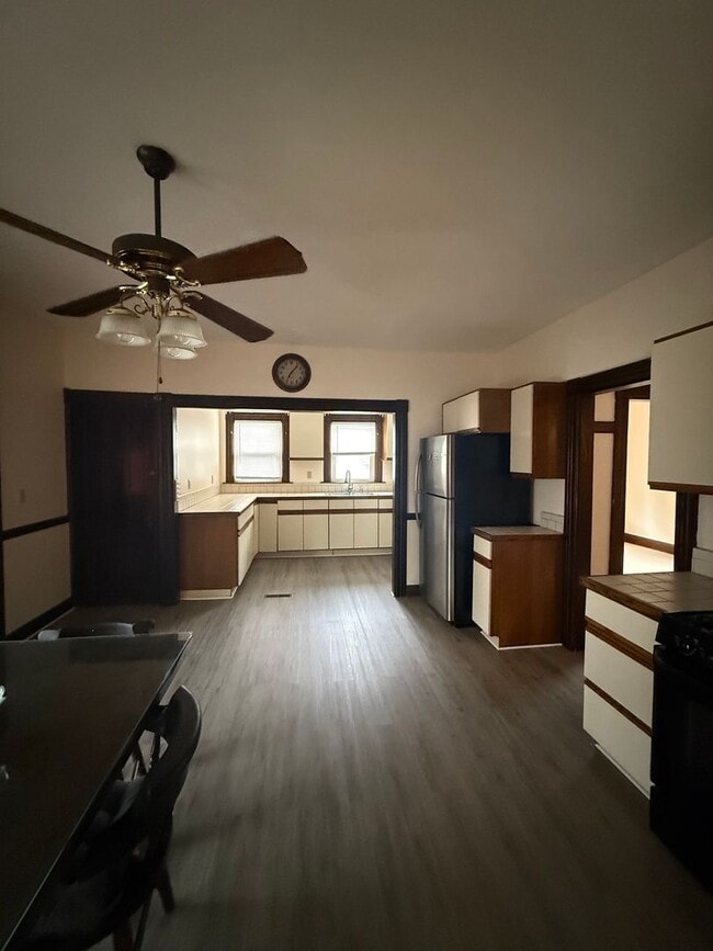 Building Photo - 27 Madison St Unit Floor 2 Rental