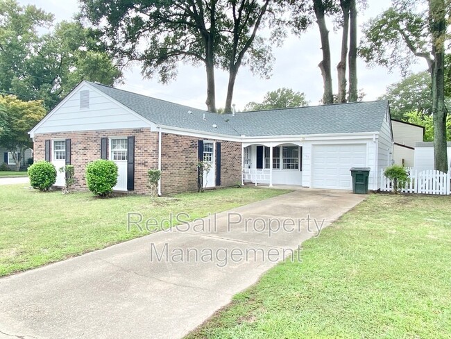 Photo - 701 Essex Park Dr House