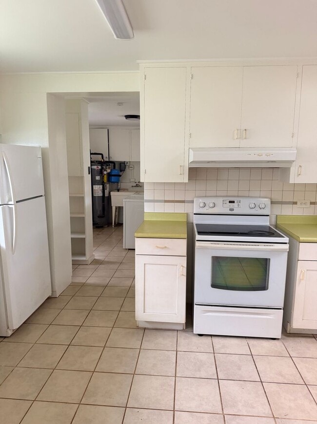 Photo - Cozy home with large yard in Wailuku