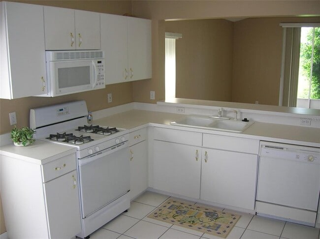 Photo - 1061 Ballyshannon Pkwy