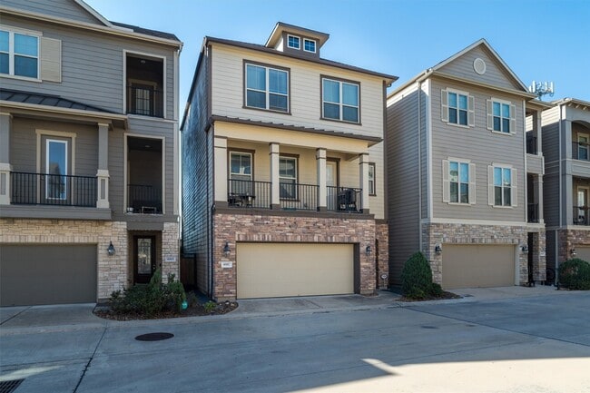 Building Photo - 8917 Wind Springs Dr