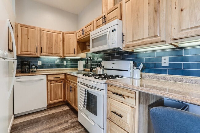 Photo - 2805 E 16th Ave Unidad ID1026240P