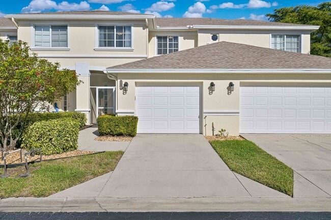 Building Photo - NOW AVAILABLE - Cozy Townhome w/ 1 Car Garage in Fort Myers!