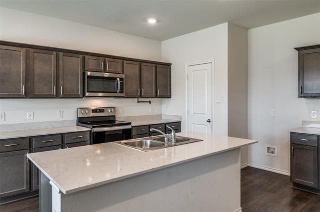 Photo - 728 Glover Dr