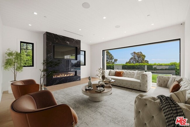 Photo - 1744 Correa Way