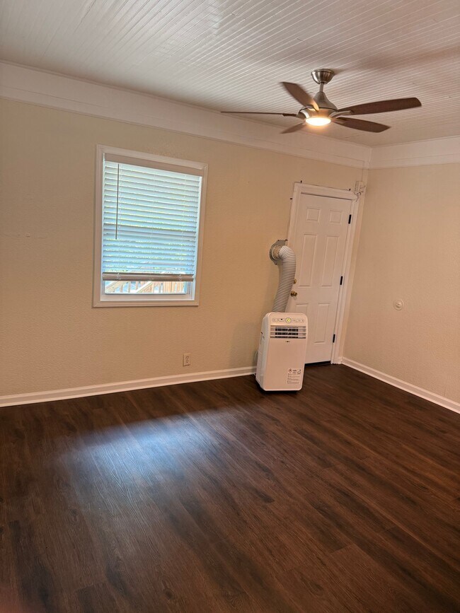 4201 N Nebraska Ave Unit Studio- 4