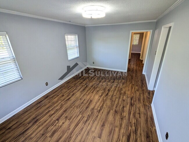 Photo - 901 Elmira Ave