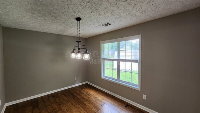 Photo - 5090 Edinborough Pl