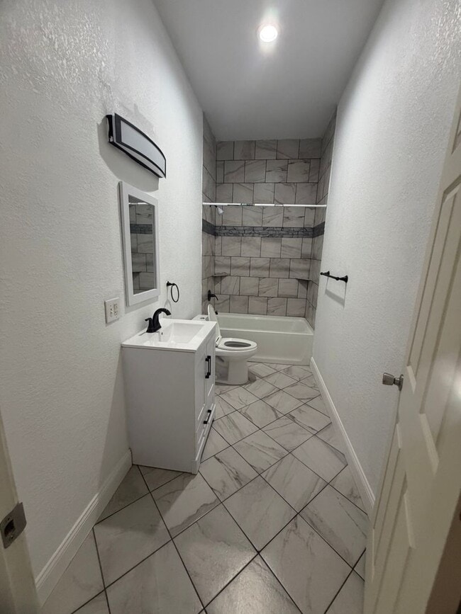 Photo - 2 Bedroom 1 Bath unit located in South End of Saint Joseph Mo