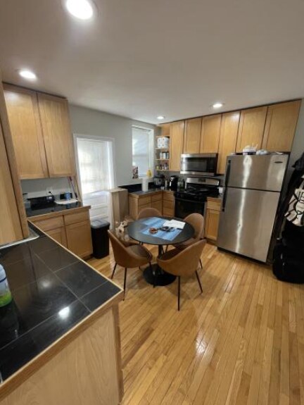 Photo - 232 Hanover St
