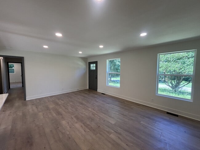Photo - 1783 Warfield Dr