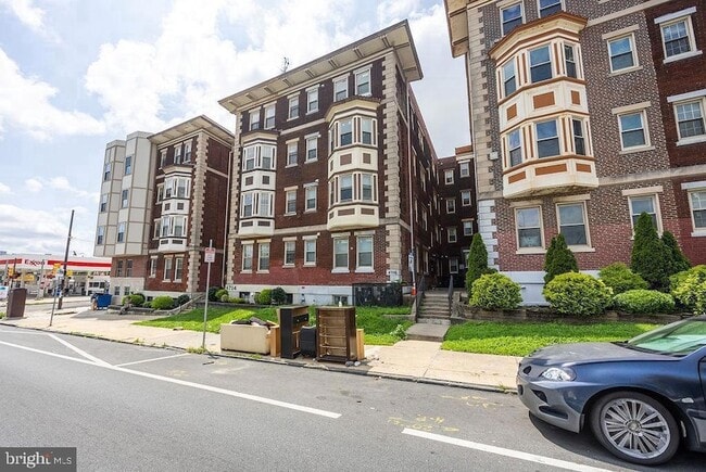 Building Photo - 4710 Chestnut St Unit 2A Rental