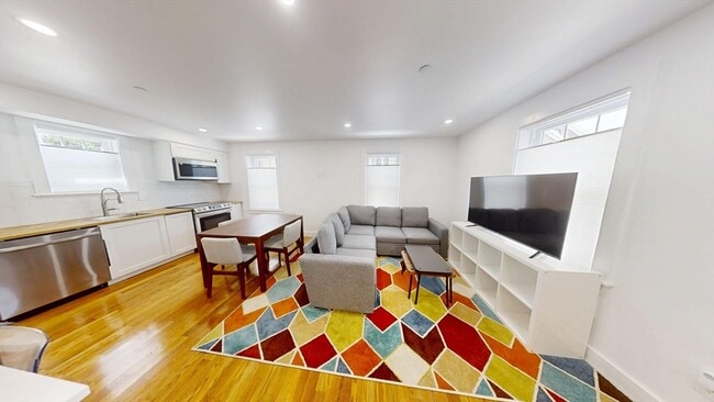 Building Photo - 36 Shepard St Unit 1A Rental