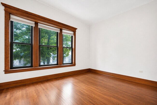 Photo - 1004 W Dakin St Unit 1
