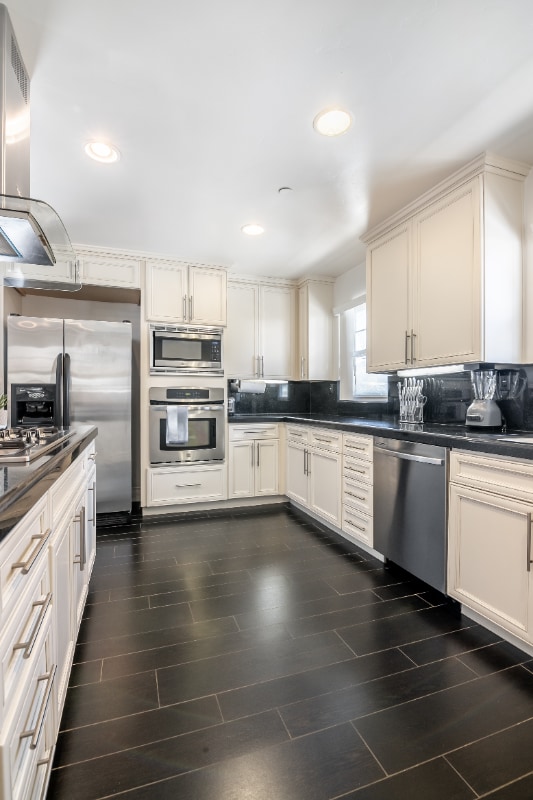 Photo - 215 Alexander Ct