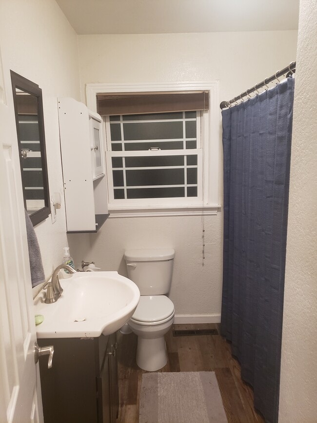 Photo - 225 S Bailey St