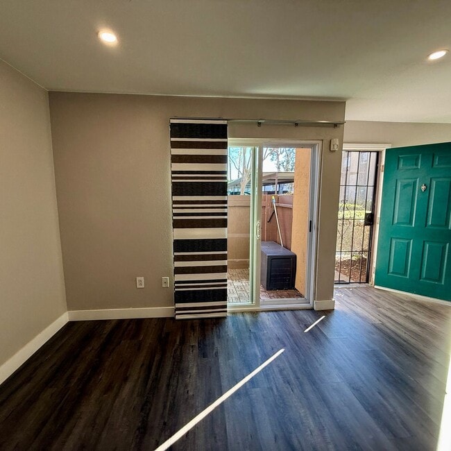 Photo - Stunning 2 bedroom, 1.5 bathrooms, 2 story townhouse for rent in Allure Condos in Serra Mesa!