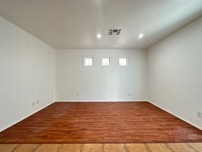 Photo - Single Family Home 3 Beds, 2.5 bath, 1 car garage