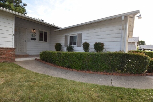 Photo - 2504 Barbera Way