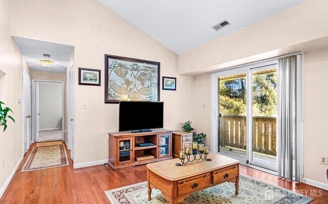 Photo - 2310 Ravens Crest Dr
