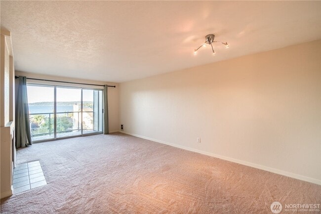 Photo - Lake Sammamish View Condo For Lease Unit 204
