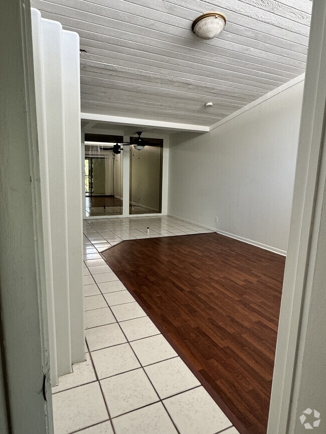 Building Photo - 8773 Shadow Wood Blvd Unit Shadow wood Rental