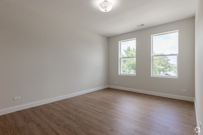 3BR, 2BA - 1,300SF - Primary Bedroom