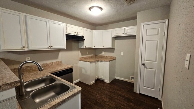 Building Photo - 13102 Crystal Cove Dr