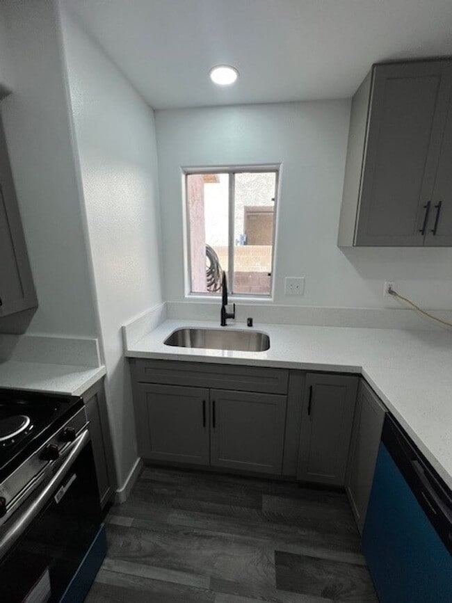 Photo - 1110 W 163rd St Unidad 3