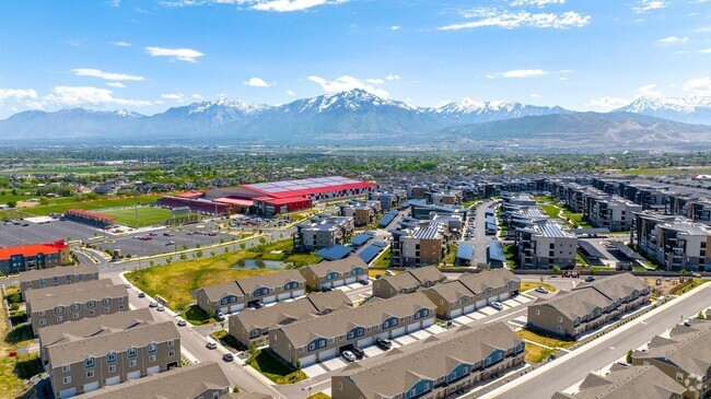 Building Photo - Herriman Townhomes - FC