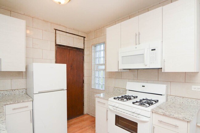 Photo - 4232 N Paulina St Unit J06W