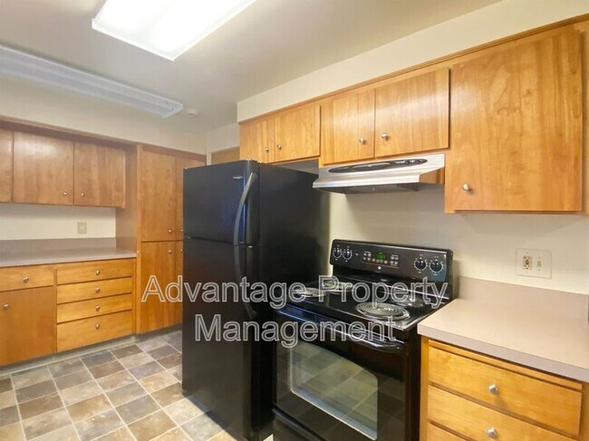 Photo - 411-413 E 3rd Street