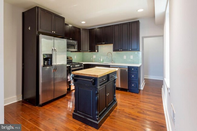 Photo - 801 Cameron St Townhome