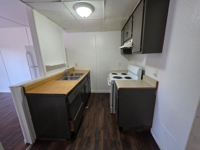 Building Photo - 712 Old Roane St